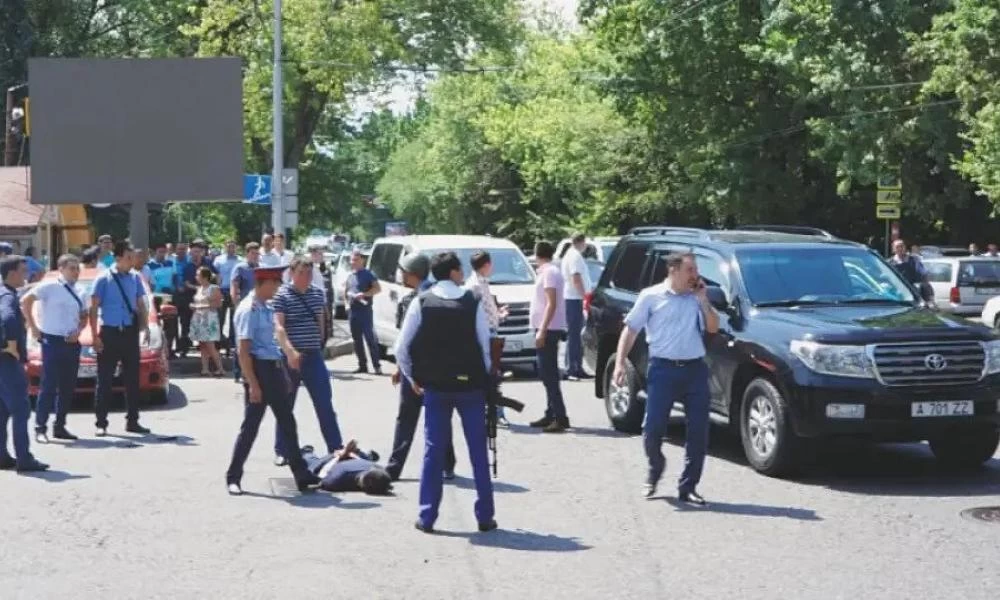 Θρίλερ στο Καζακστάν: Πυροβόλησε και σκότωσε πέντε άτομα όταν πήγαν να του κάνουν...έξωση
